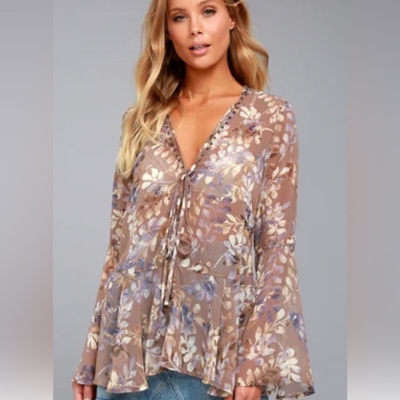 Lulu’s Sprawling Scenery Taupe Floral Print Bell Sleeve Top NWT Taupe Sz S - Picture 1 of 14